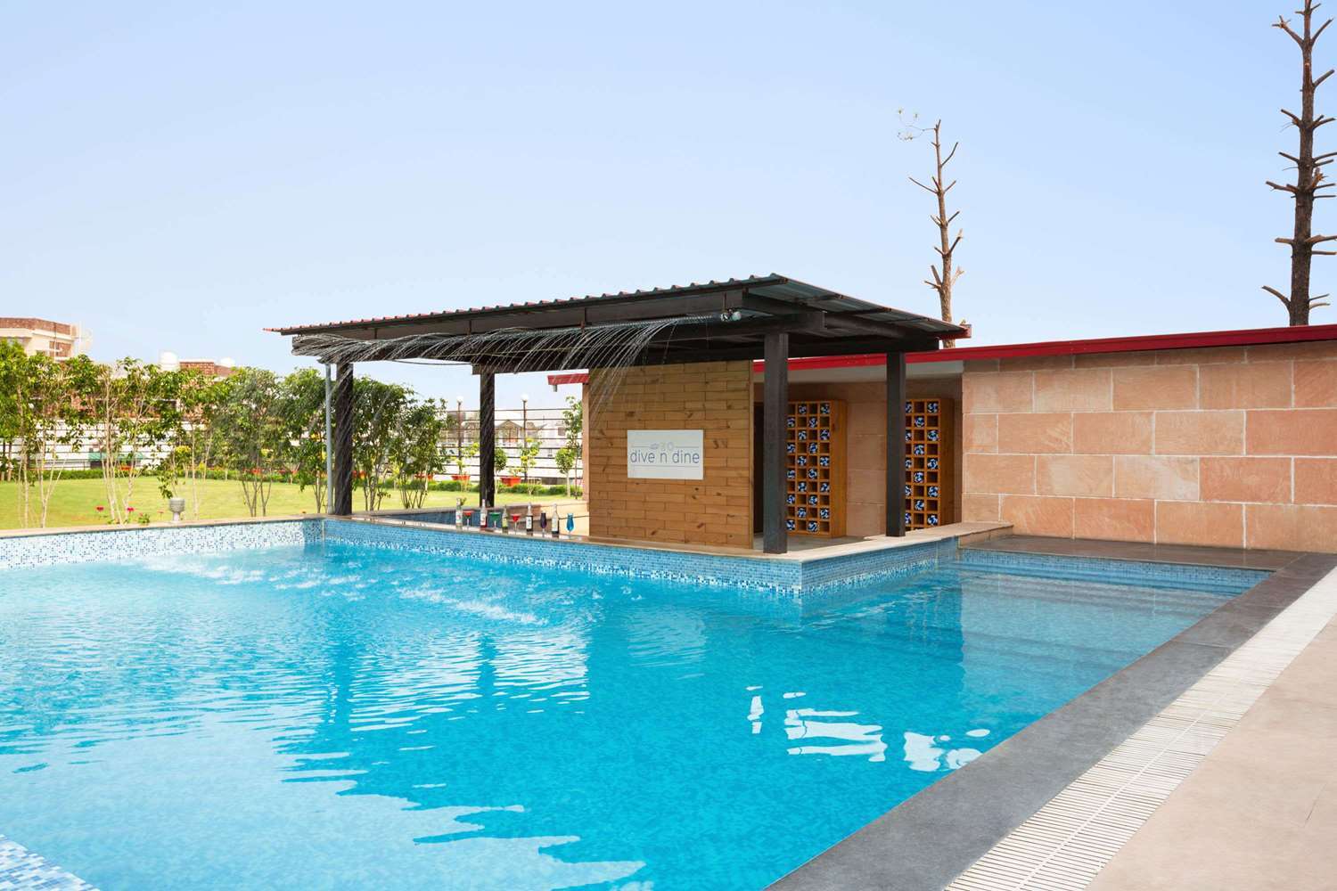 Hotel Ramada By Wyndham Dehradun Chakrata Road Exterior foto